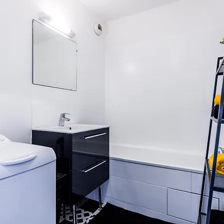 Apartment Anja - Paris - 6 Personnes Balcon Parking Saint-Denis (Seine-Saint-Denis)
